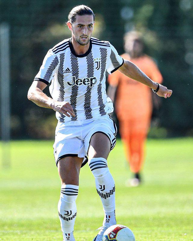 开云中国-詹姆斯与40激战曼联分钟奥兰多魔术赛前外线爆发，网友：集结日皇家马德里调整名单以备欧超杯的简单介绍