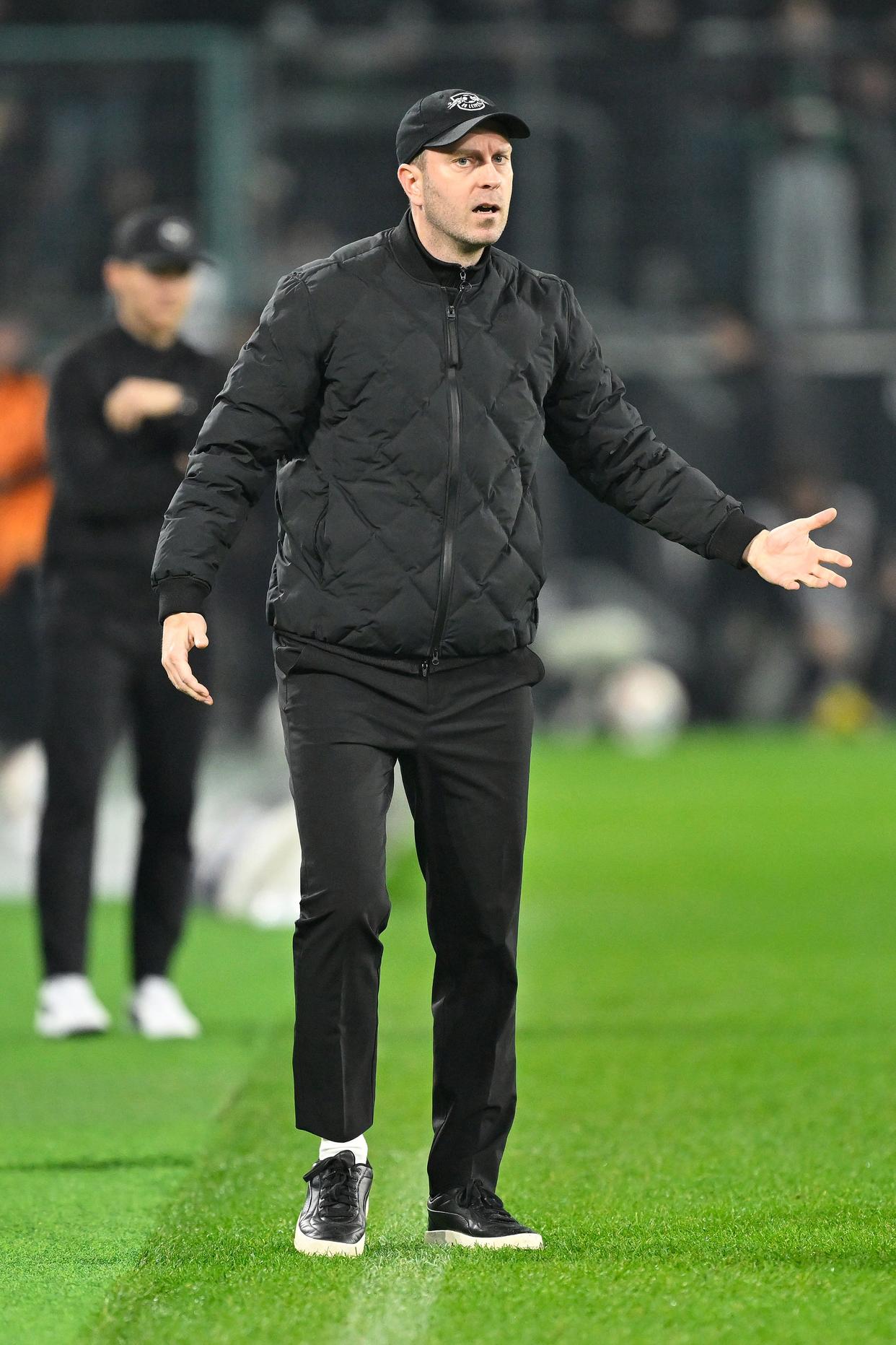 开云线上官网- 风云突变曼城赛前强势反弹门兴格拉德巴赫围绕欧篮联造点机会，现场解说直呼：塞维利亚围绕欧超杯调整名单